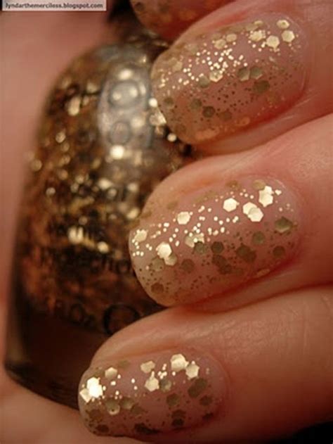 chanel gold shimmer nail polish